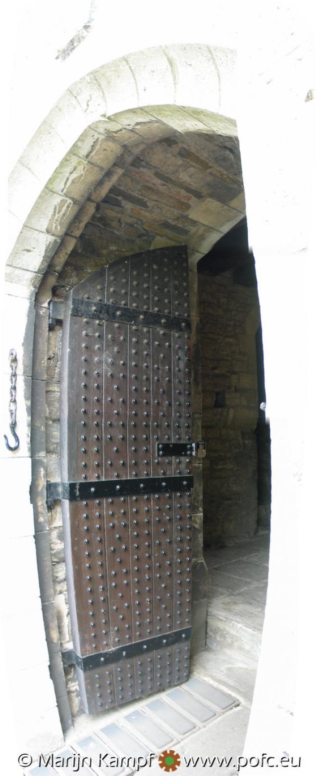 2777-2779 Castle Door.jpg