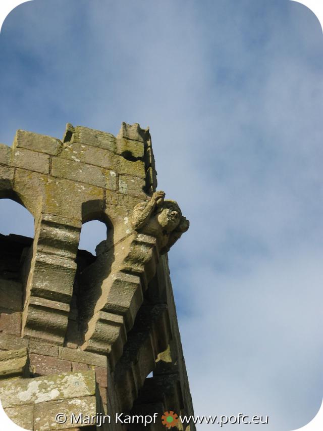 20156 Gargoyle on gatehouse.jpg