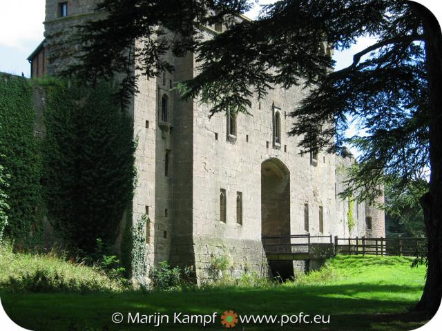 12997 Caldicot castle main gates.jpg