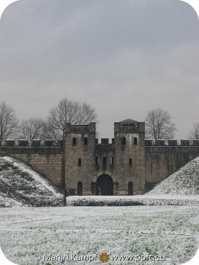 21484 Cardiff Castle Back Gates in Snow.jpg